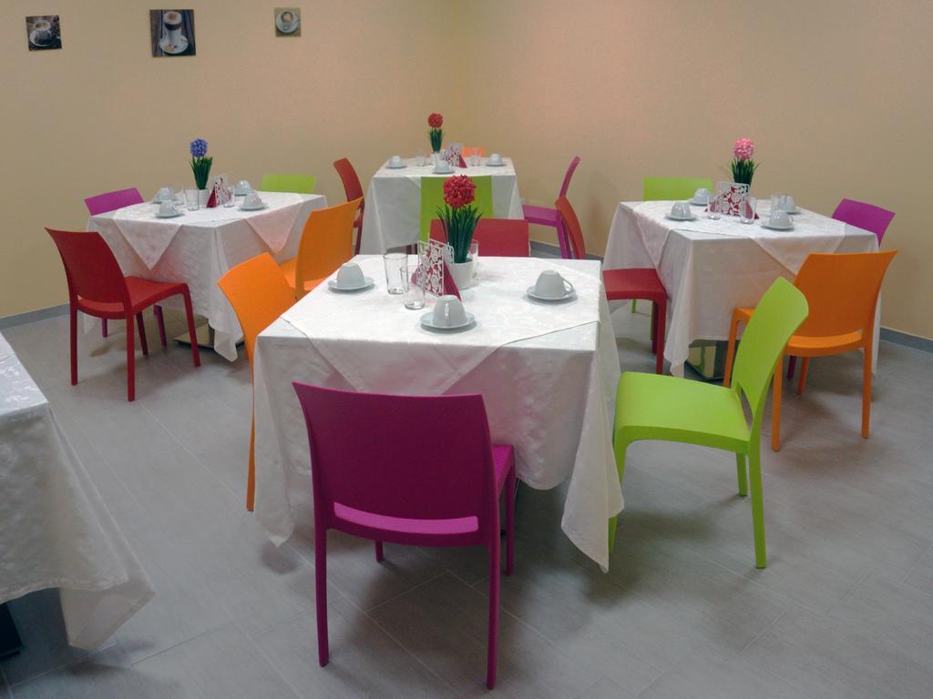 Affittacamere Rooms Di Matteo San Paolo di Iesi Exteriör bild