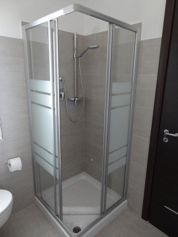 Affittacamere Rooms Di Matteo San Paolo di Iesi Exteriör bild