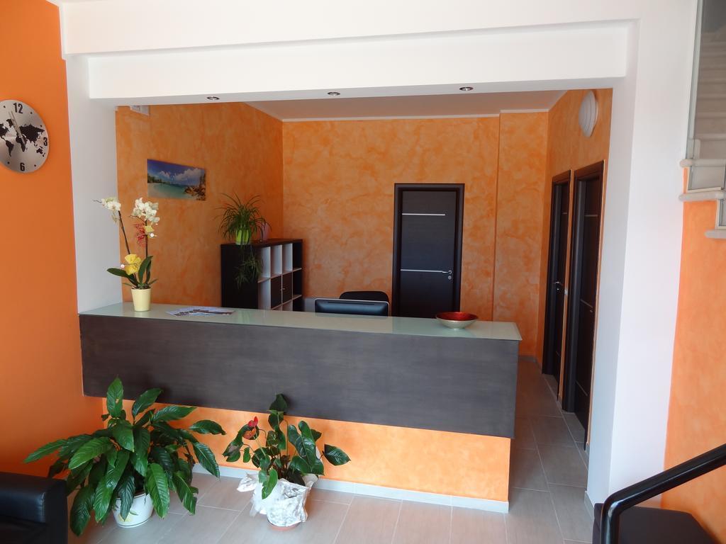 Affittacamere Rooms Di Matteo San Paolo di Iesi Exteriör bild