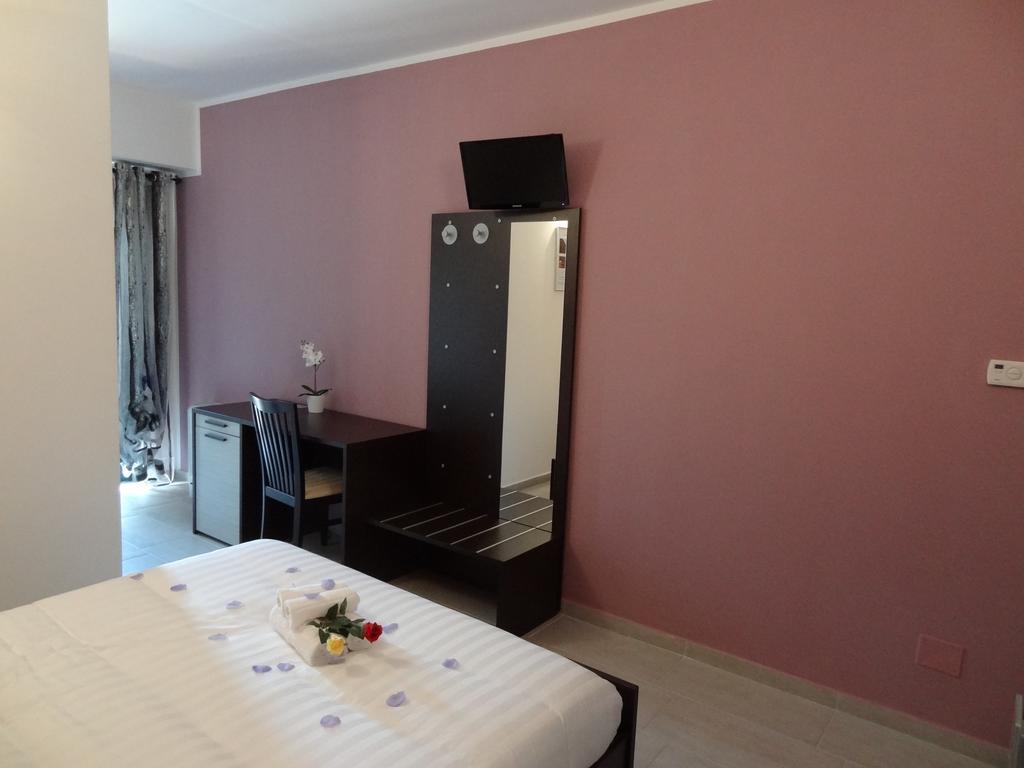 Affittacamere Rooms Di Matteo San Paolo di Iesi Exteriör bild