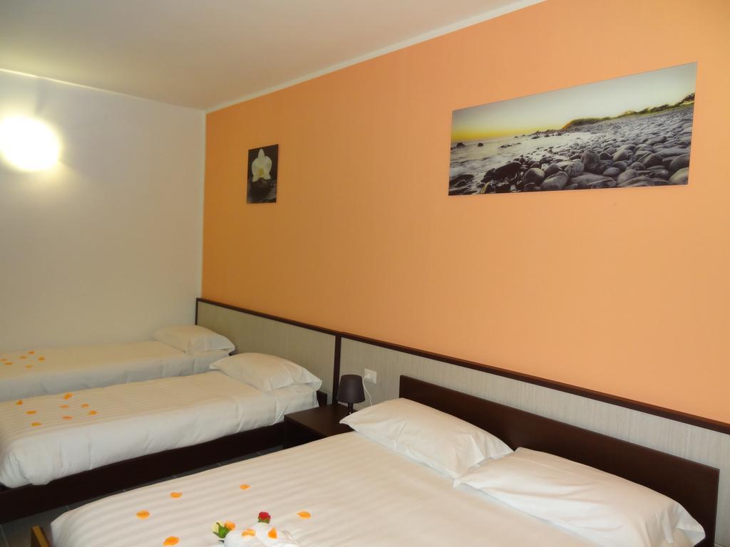 Affittacamere Rooms Di Matteo San Paolo di Iesi Exteriör bild
